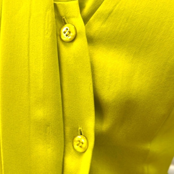 Vibrant Green 100% silk Wrap Blouse - Picture 7 of 8